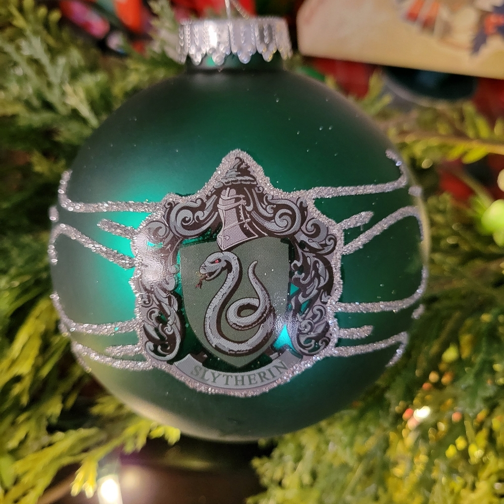 Universal Studios Wizarding World of Harry Potter Slytherin Glass Ornament NWT